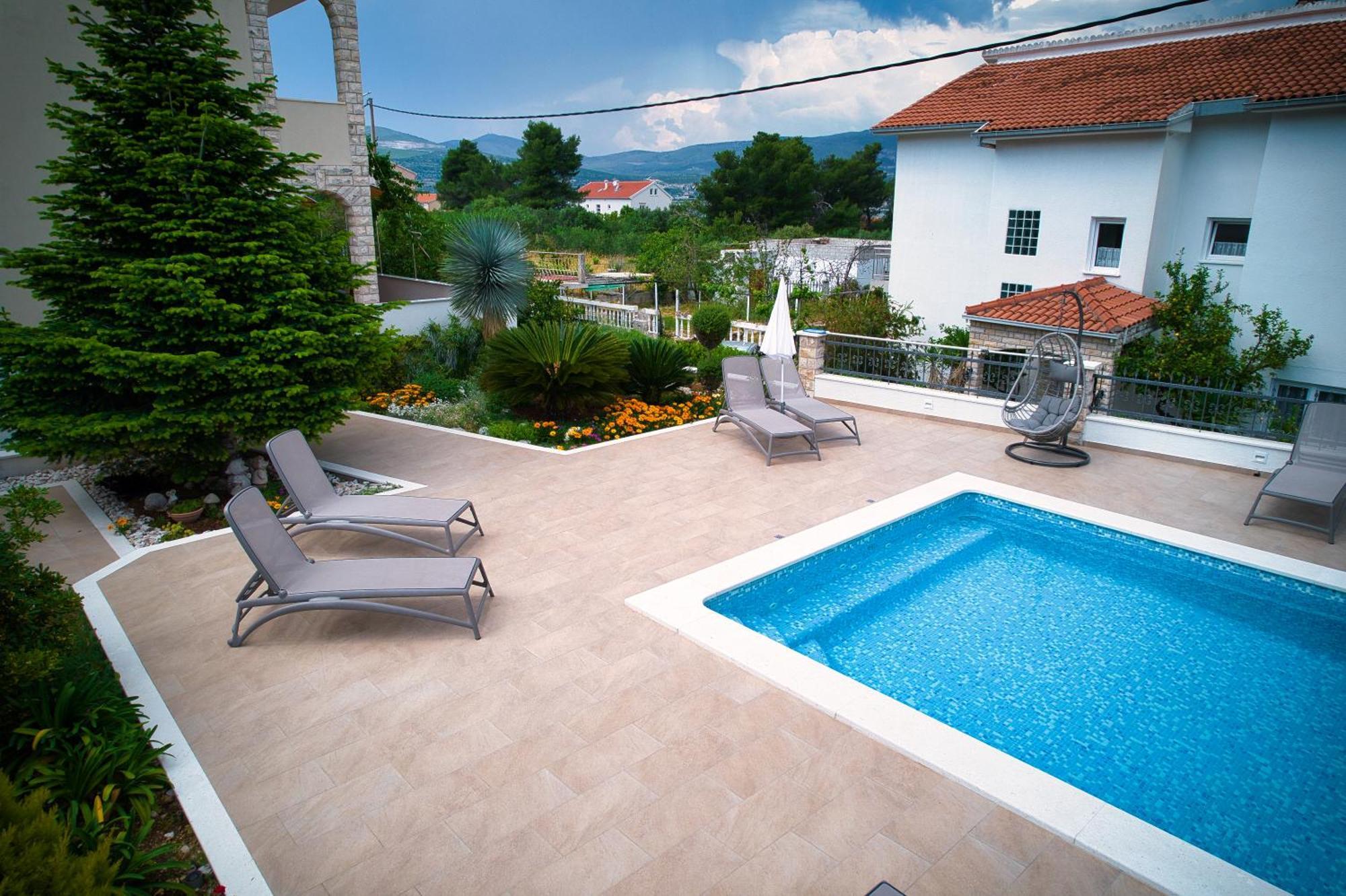 Apartments Brico - Heated Pool Trogir Exterior foto