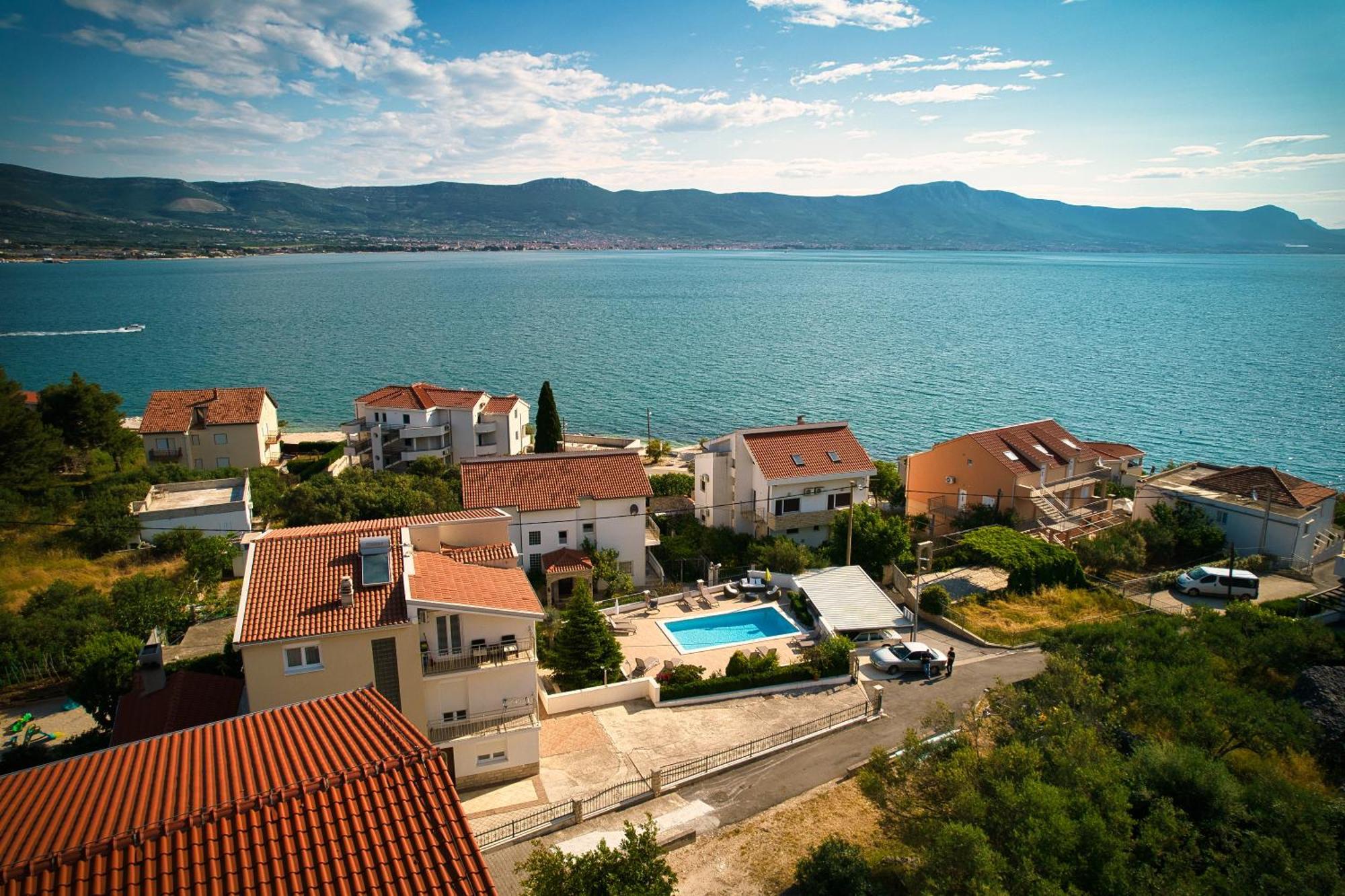 Apartments Brico - Heated Pool Trogir Exterior foto