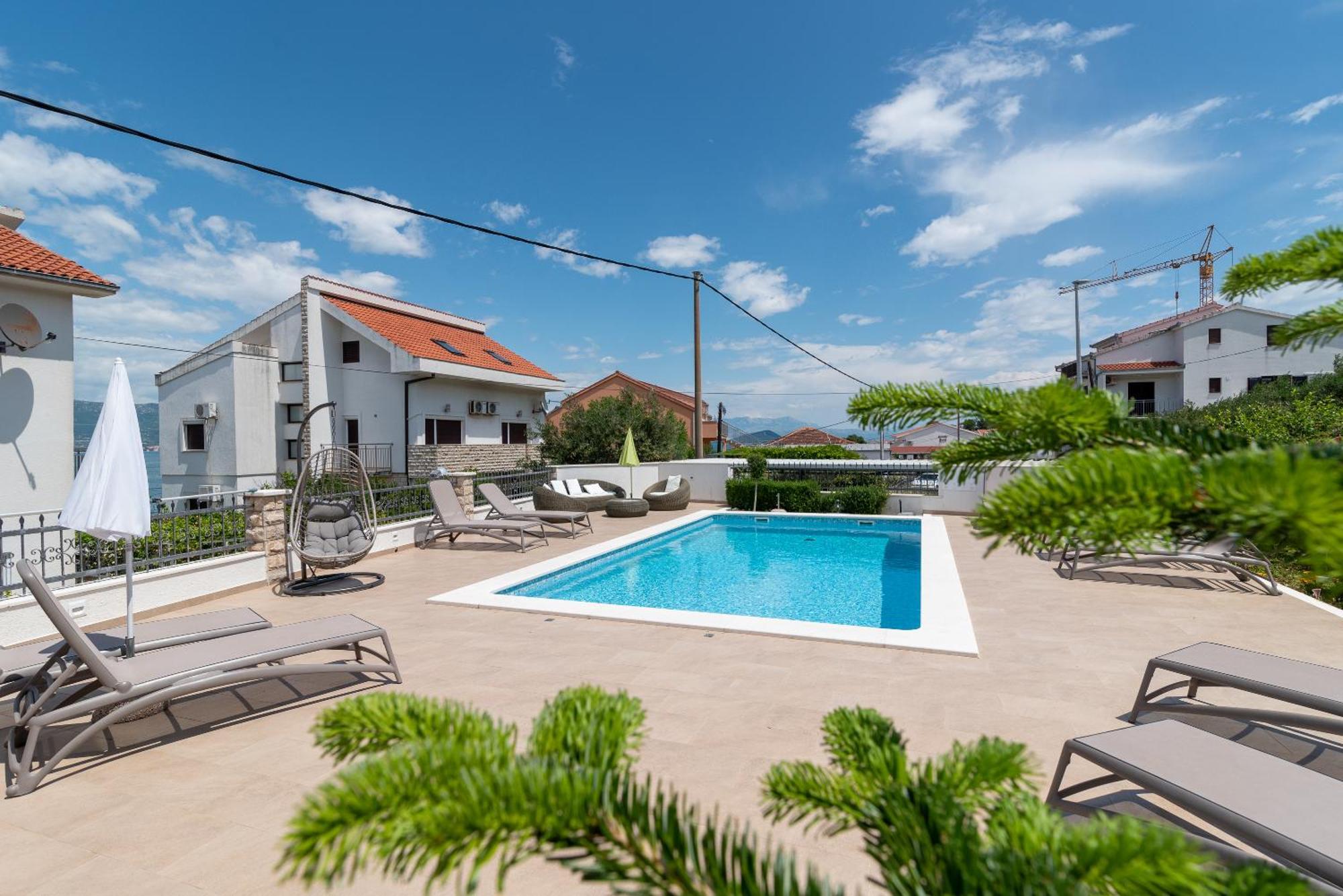 Apartments Brico - Heated Pool Trogir Exterior foto