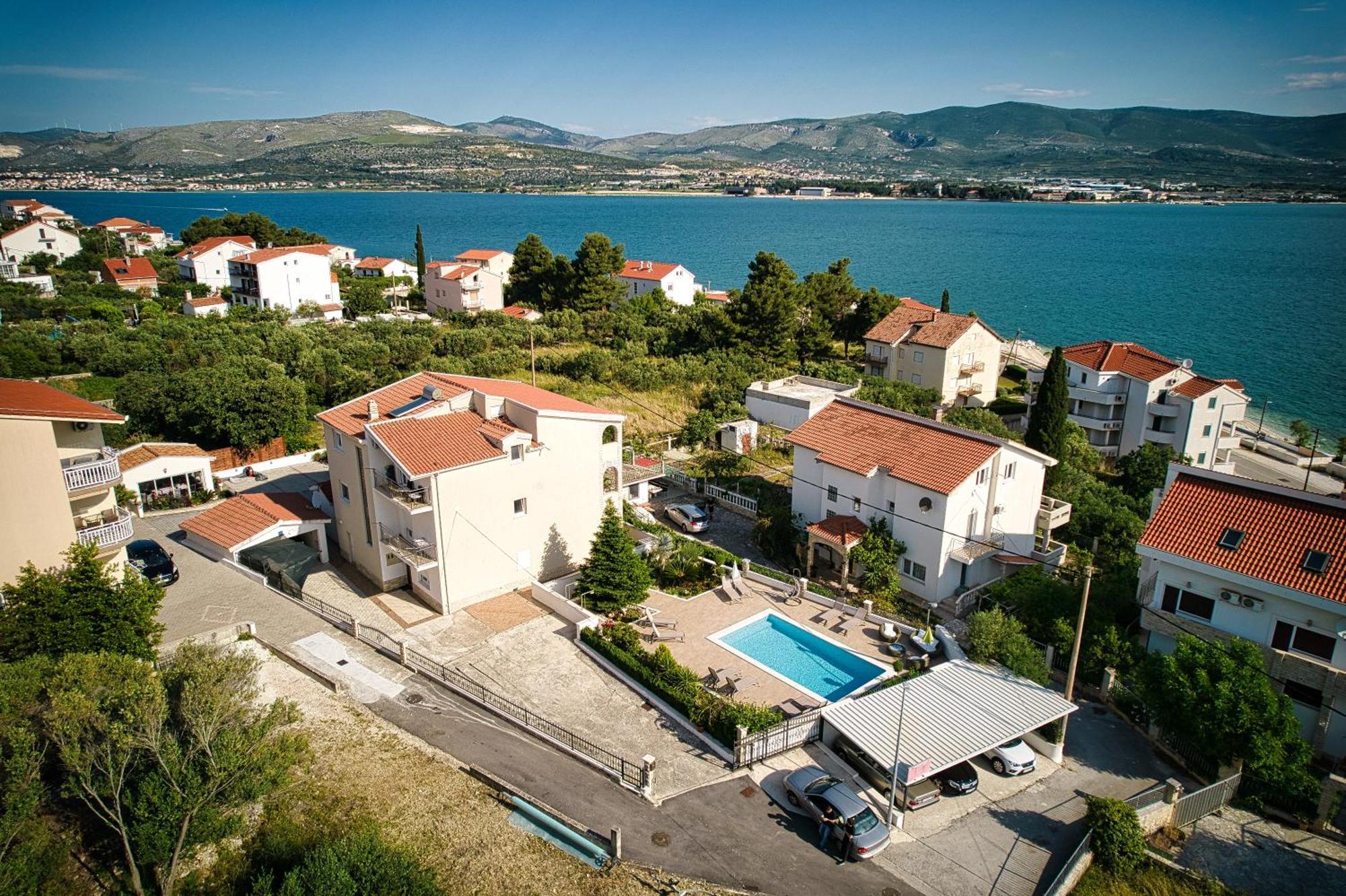 Apartments Brico - Heated Pool Trogir Exterior foto
