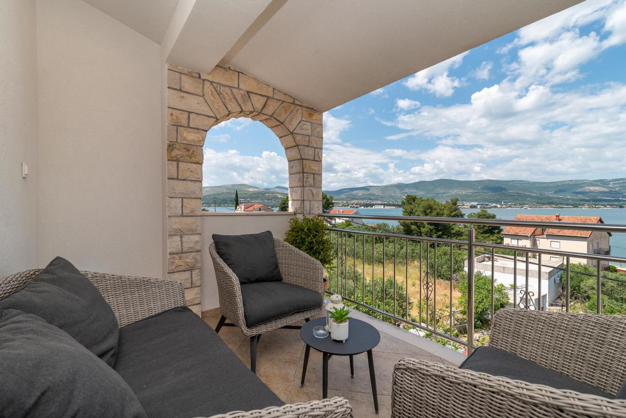 Apartments Brico - Heated Pool Trogir Exterior foto