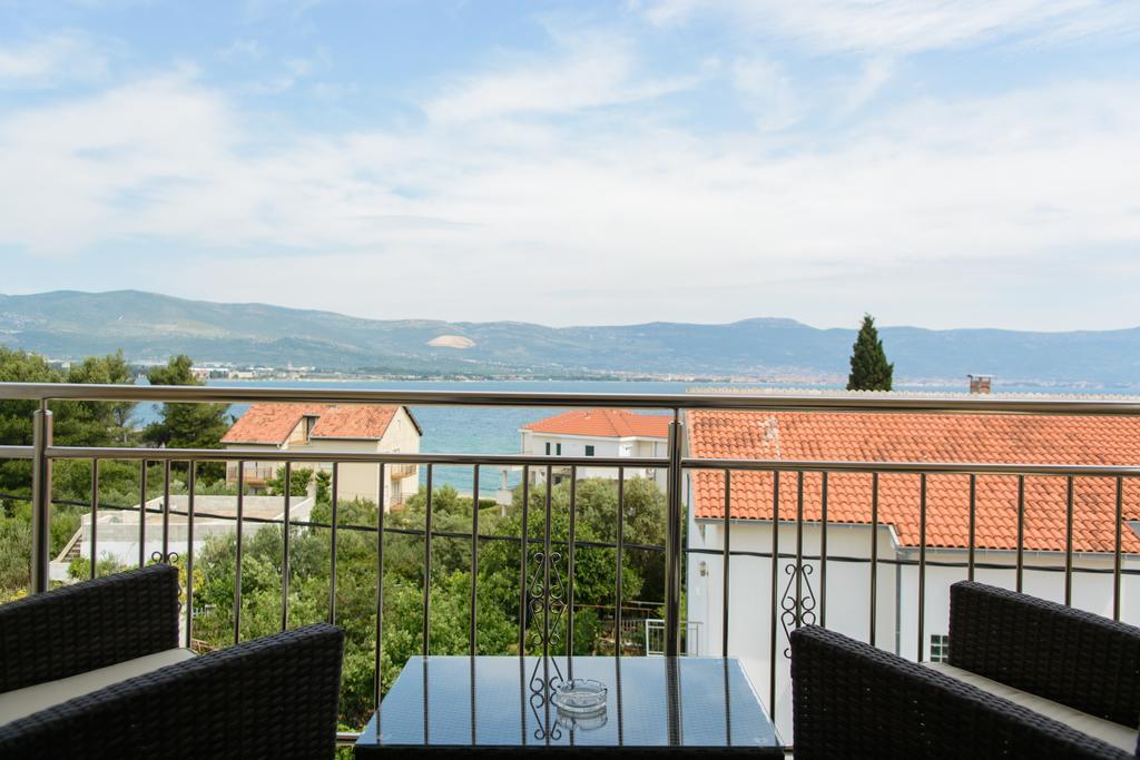 Apartments Brico - Heated Pool Trogir Exterior foto